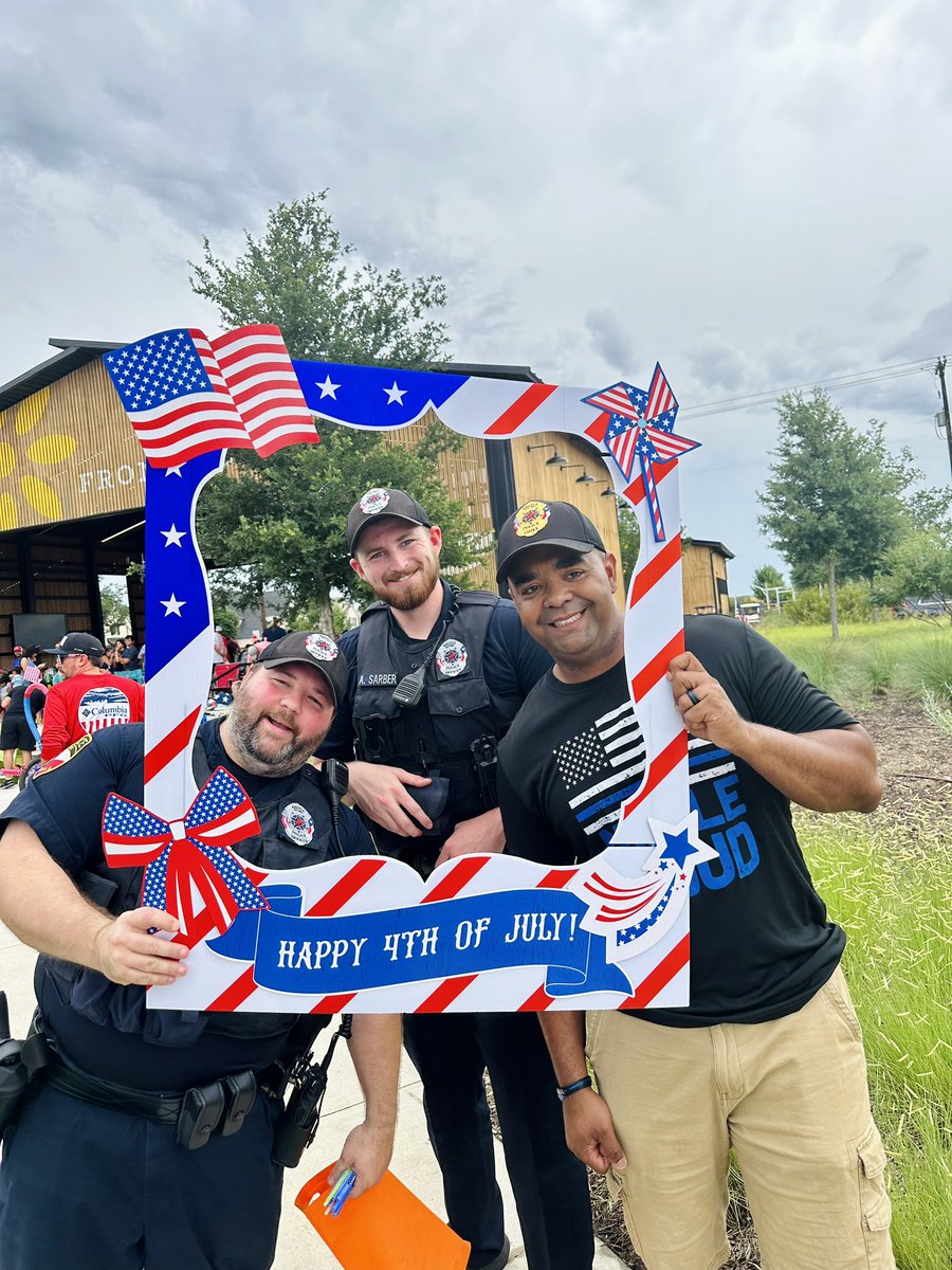 We back the blue!! Big thanks to <a href="/ArgylePD/">Argyle Police Dept</a> for leading our Red, White, and Blue parade….and for being AWESOME!!