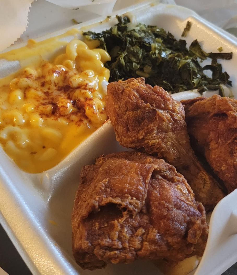 AnthonyPurter's tweet photo. @ShannonSharpe Next time you in Phx try Gus Fried Chicken unc! https://t.co/hyz7xHpu9e