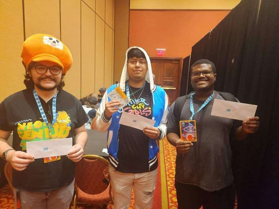 Went to Soonercon with the same amazing people, and took Rakai to try chili’s for the first time, ask him about the experience and he will die laughing. Took 1st for the Rivals gig 😎