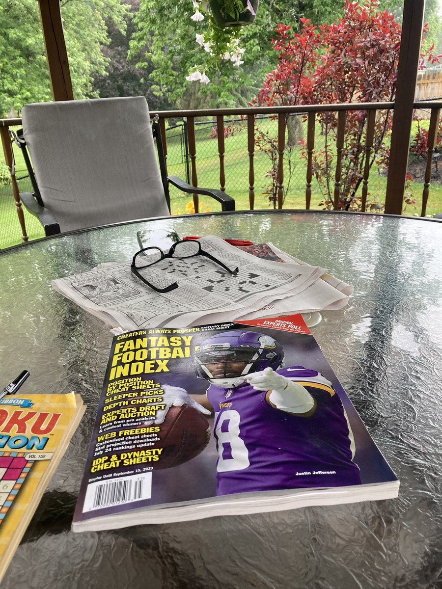 bpwff's tweet photo. Nice rainy day. Might as well start come fantasy research. Draft is only 64 days away!!! #FantasyFootball #GoBills https://t.co/in0hBn281P