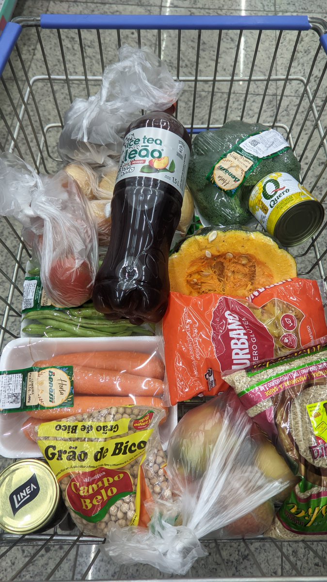 _ovictorsilva's tweet photo. Nunca reparei q mercado de domingo é o mais um gatilho pro solteiro, só dá casal no projetinho.

Dito isso, vem que eu cozinho sua dieta, vida! https://t.co/FjWJM49pKh