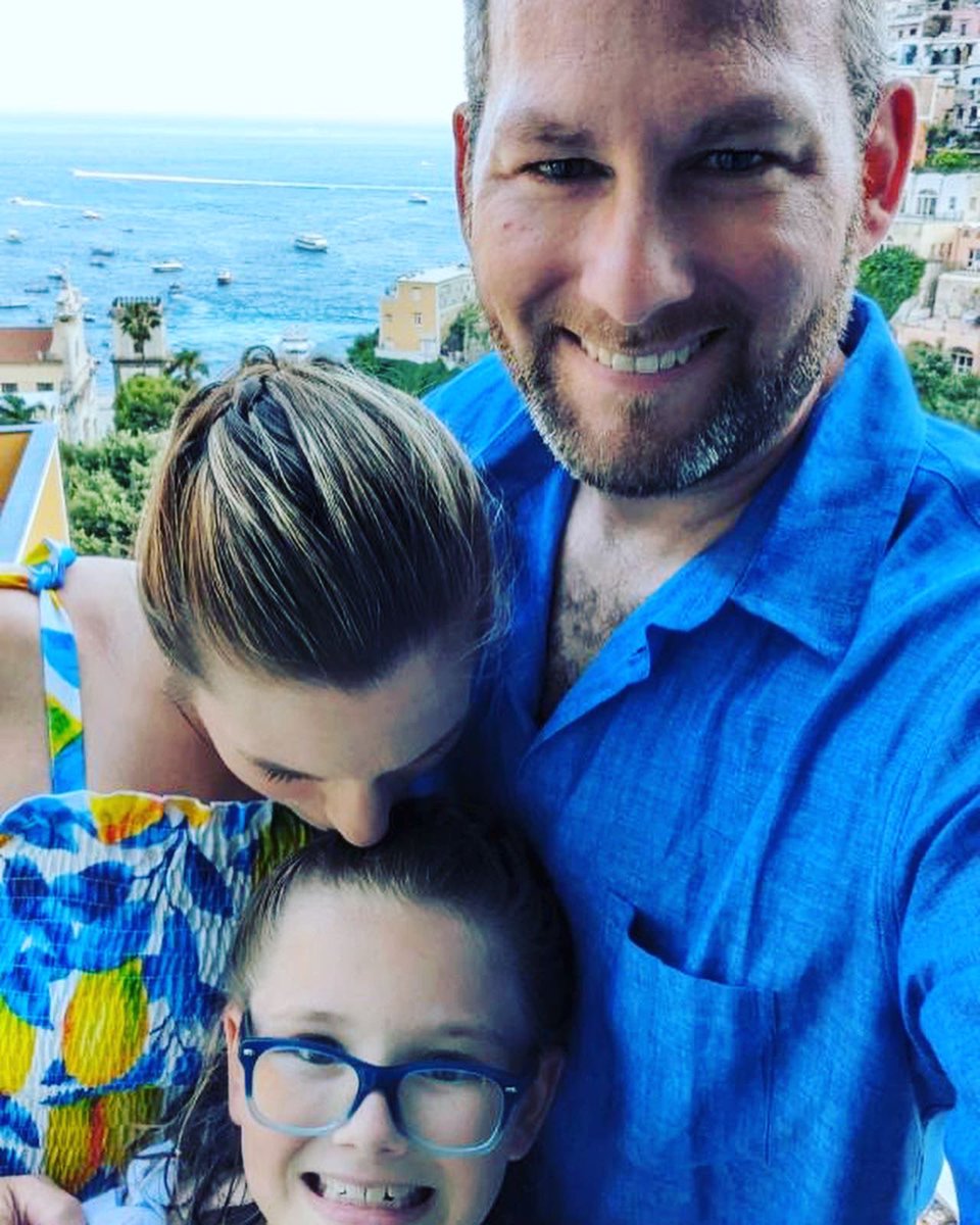 Finally relaxing (absolutely no work) with la mia familia!