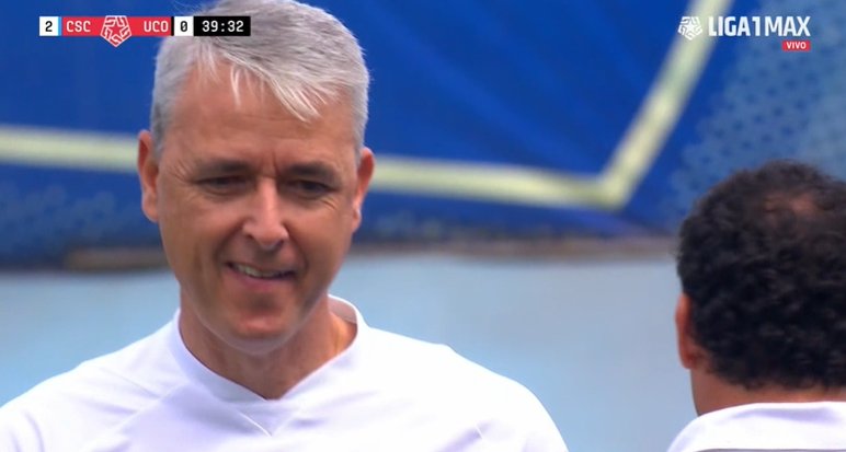 charlatacticape's tweet photo. Tiago Nunes desde el banco de suplentes tras la discutida expulsión de Yotún:

 "Justamente se viene el partido con Alianza, qué raro". https://t.co/IoZgPhwzna