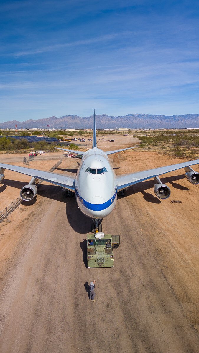 Boneyardsafari's tweet photo. It’s #sofiasunday and here is a look at the arrival of NASA Sofia #747SP #N747NA at Pima Air and Space. #sofia #nasasofia #nasa #dlr #pimaairandspacemuseum #aviationsafari #aviationpreservation #boneyardsafari #sofiatelescope #DSI https://t.co/kAcKennMgm