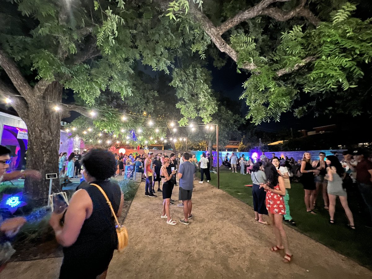 It was so much fun to sponsor and present Big Splash with our friends at <a href="/almostrealthing/">Almost Real Things</a> &amp; Mesmerize! We met so many talented artists and creatives! 🙏