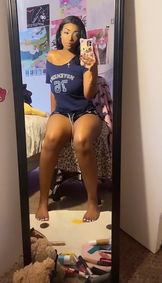 Amanda97678450's tweet photo. You like my make up? 🥺

#nsfw #nsfwtwt #leaked #nude #sext #sellingcontent #lesbian #gay #sexy #porn #nsfw_twt #buyingcontent https://t.co/ndos2ps4On