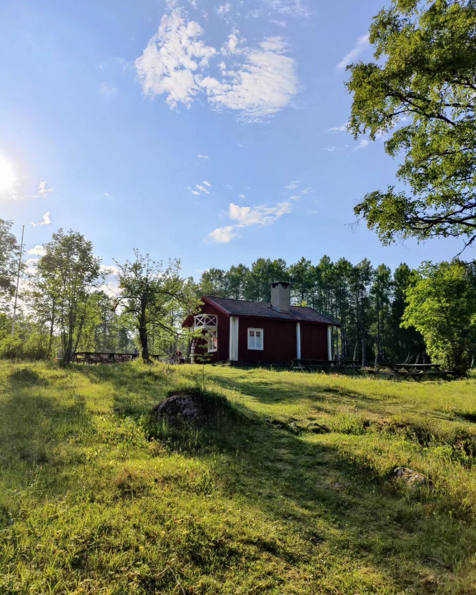 sticklingens's tweet photo. Guide i Luossastugan 3-9 juli är Heidi Baier.
Besök Luossa och upplev en unik guidning, det blir ett väldigt fint minne!
#Skattlösberg #DanAndersson #HeidiBaier #Luossa #Luossastugan #Dalarna
https://t.co/kAWSUFLHfe https://t.co/jAK1PlMfq9