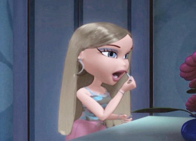 Köyde herkes beni izlerken lip balmımı tazeliyorum