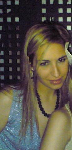 Catanna_Anna's tweet photo. Demà farà 19 anys del fatídic dia. 19 anys d’aquestes fotos. 19 anys que no imaginava com anava a canviar-me la vida. 19 anys que vaig tornar a néixer. 19 anys que 9 monstres em van violar però els vaig guanyar la partida. Perquè sóc aquí i vull viure. Demà celebraré que faig 39! https://t.co/cTcsttfCds