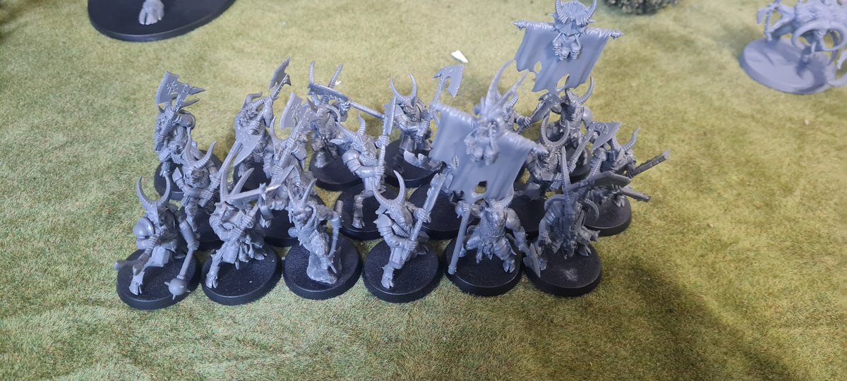 TheBlagan's tweet photo. Selling off the final bits of GW stuff that I have left, someone buy this crap please :D
UK only, prices include postage. 32 Tzaangors - £32, 18 Bestigors - £20, 10 Lumineth Wardens on spru - £20 https://t.co/VdwKHWF1pJ
