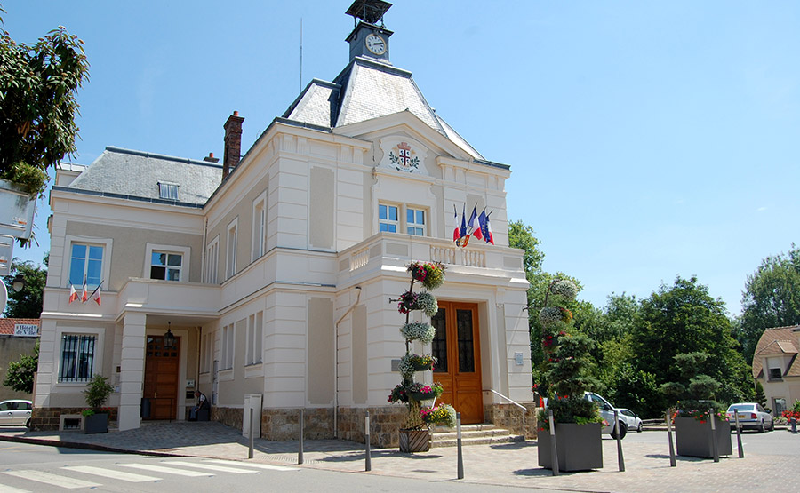 annechlp's tweet photo. [MOBILISATION CIVIQUE CONTRE LES VIOLENCES] 🇫🇷À l'appel de l'Association Maires de France
@l_amf
et de l'Union des Maires des Yvelines #UMY, un rassemblement citoyen est organisé le lundi 3 juillet 2023, à midi, devant la mairie de Chevreuse. https://t.co/FhI4zZMTxE https://t.co/qeHzZu3FwS