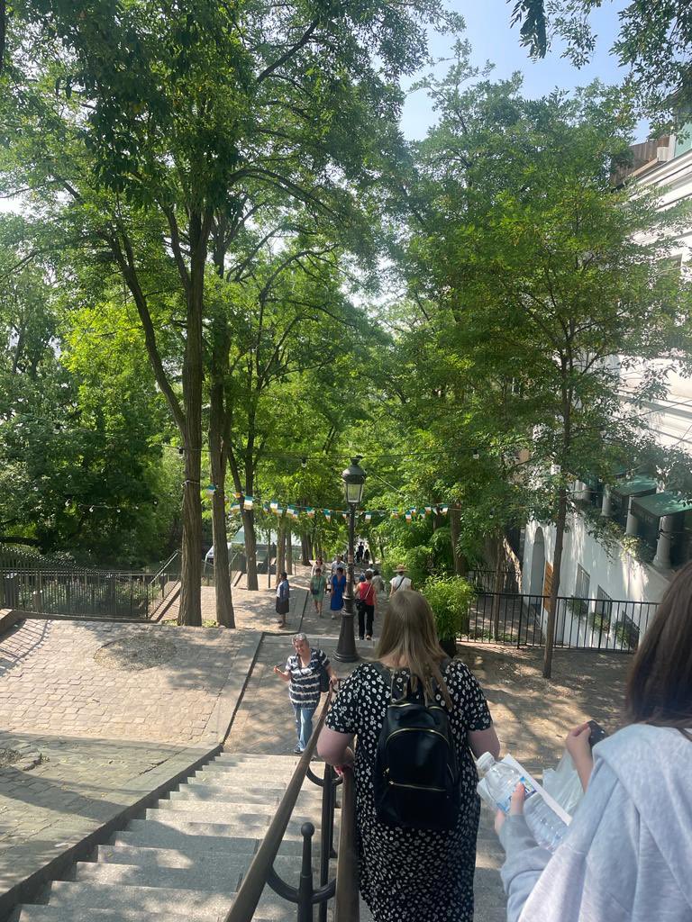 CaerleonComp's tweet photo. Paris Yr9 2023 the infamous steps by Sacre Coeur in Montmartre. A popular place for fit Parisians to run up and down to keep fit @EAS_Equity @EAS_LLCEnglish #authenticleading #maximisingpotential https://t.co/PhGoM1FSe1