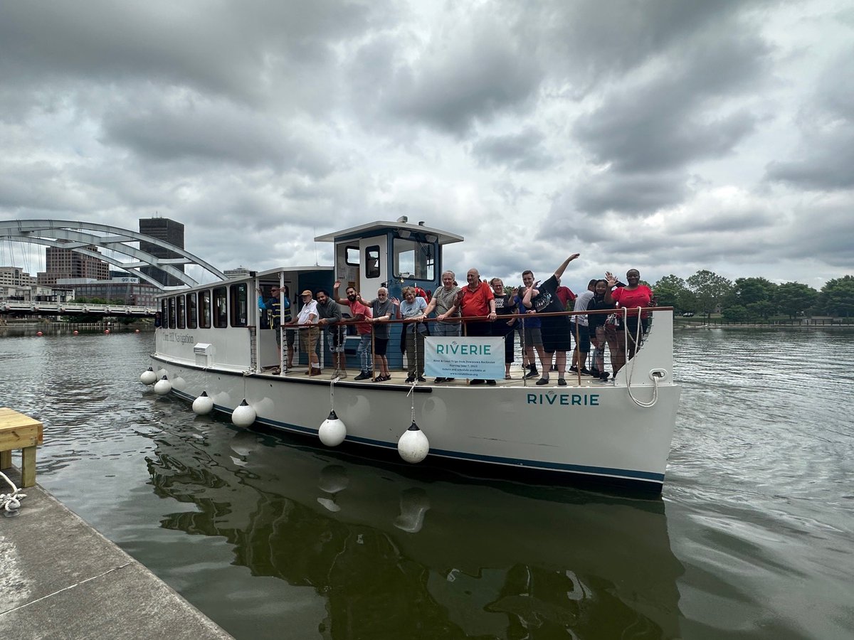 Avangrid's tweet photo. Land-ho! 📢 ⛵ The @CityRochesterNY's newest Erie Canal tour boat set sail last weekend with free community cruises thanks to the #AvangridFoundation. These tours promoted the new resource to the community which will allow Rochesterians to see their city from the Genesee River! https://t.co/MxbnePXvCG