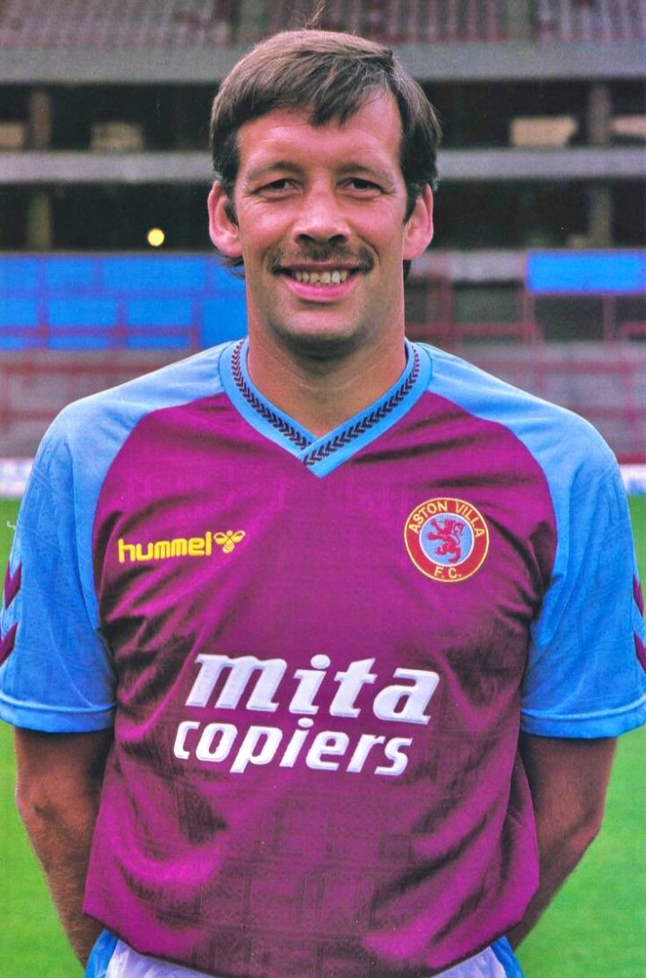 AndrewUllah's tweet photo. A V ERY Happy Birthday 
to Steve Sims 🏐 #SteveSims #AstonVilla #avfc #VillaPark https://t.co/QPukywVCgE