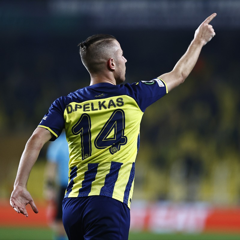 trtspor's tweet photo. Dimitris Pelkas'ın Fenerbahçe'ye vedası 👋

💬 "Tüm Fenerbahçe taraftarının muazzam sevgisi ve desteği her adımda kendimi evimde gibi hissettirdi. Bu büyük kulüpte tanıdığım insanlar, sizi asla unutmayacağım ve her zaman destekleyeceğim. Tekrar buluşmamız dileğiyle"