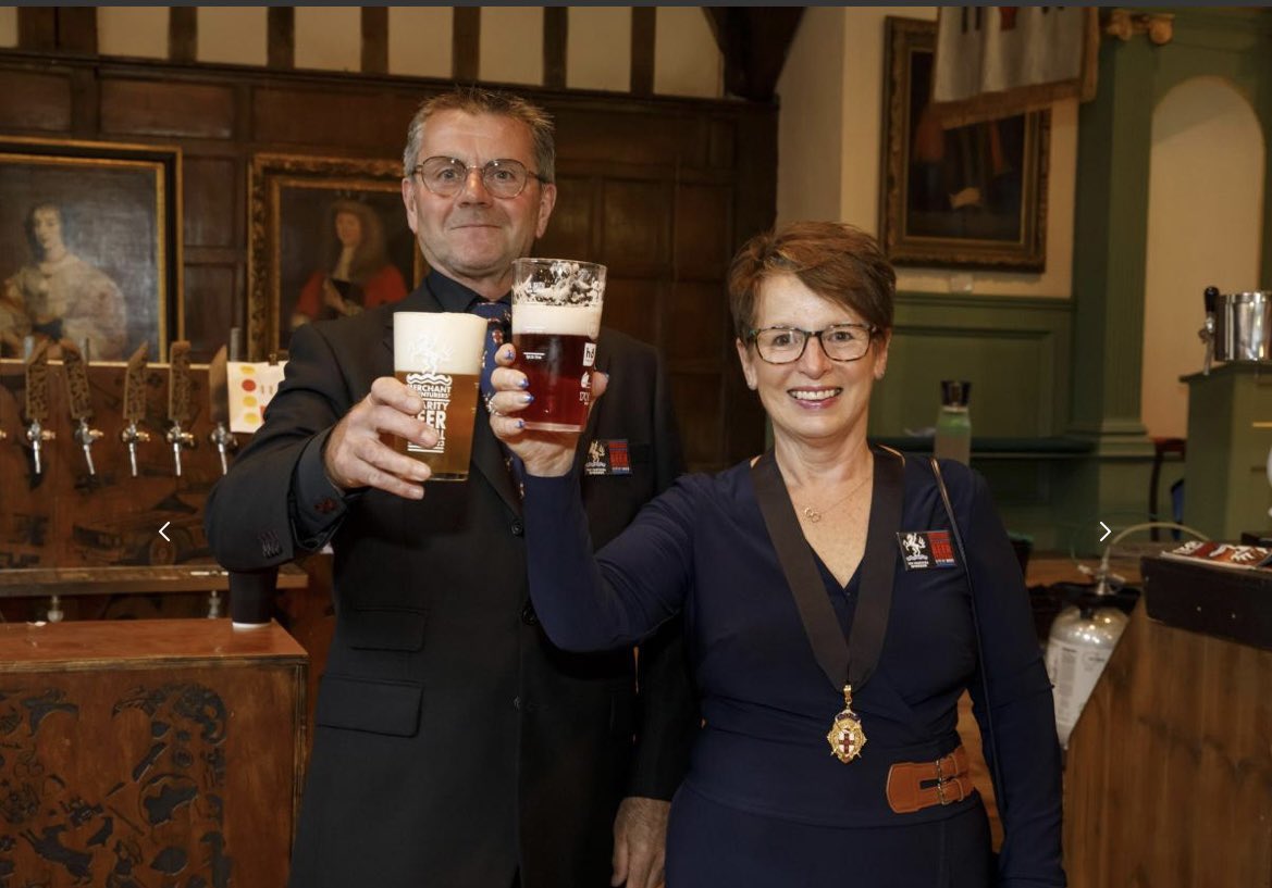 Sheriff Sue Hunter conducting an Assize of Ale during the opening of @YorkAdventurers Beer Festival. It has been the sheriffs’ and before them the bailiffs’ duty to check the beer in the @CityofYork, since at least 1353!