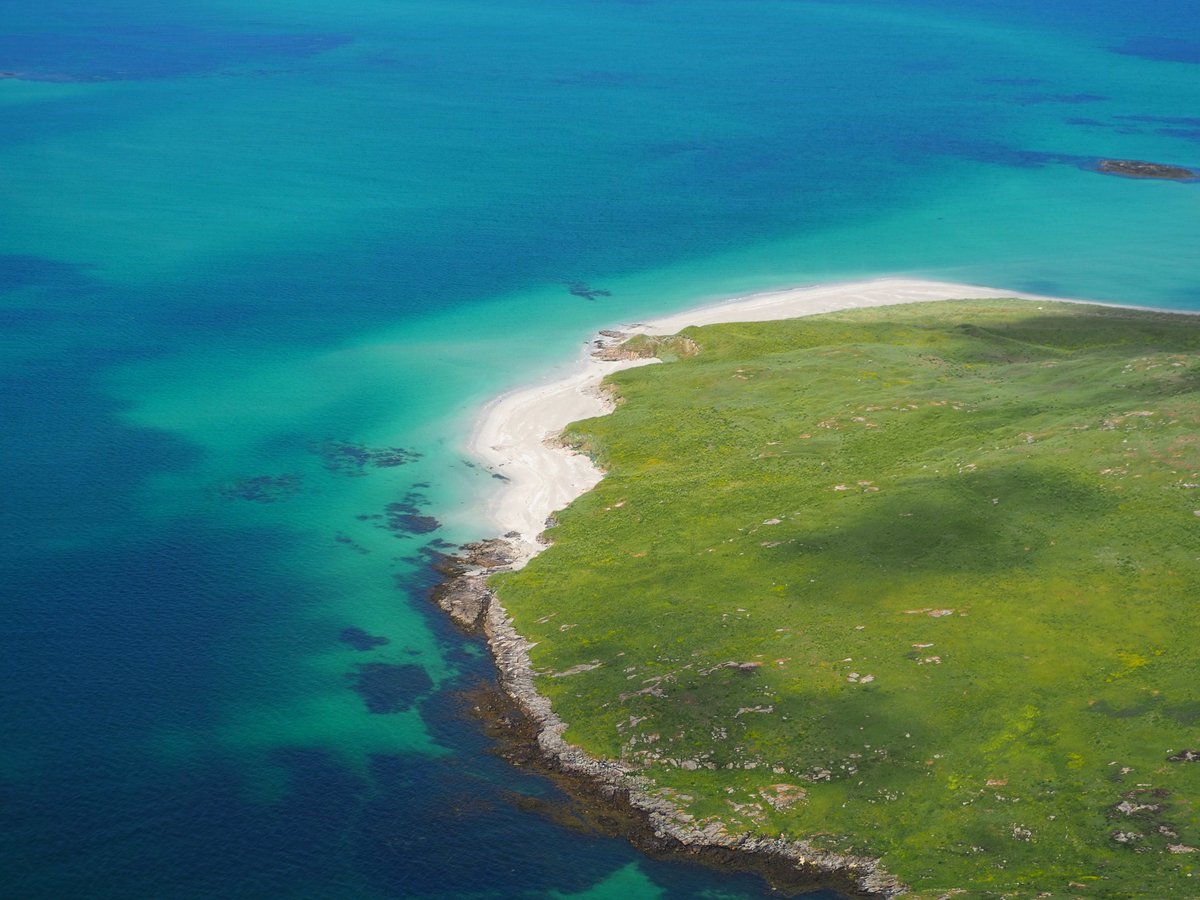 Views from the plane - en route from #Glasgow #airport to #IsleOfBarra

@flyloganair <a href="/OuterHebs/">Visit Outer Hebrides</a> <a href="/VisitScotland/">VisitScotland</a>