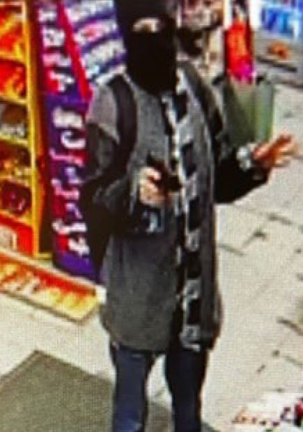 #NottyOPP looking for suspects in connection with a robbery in Angus.
simcoe.com/news/crime/not…