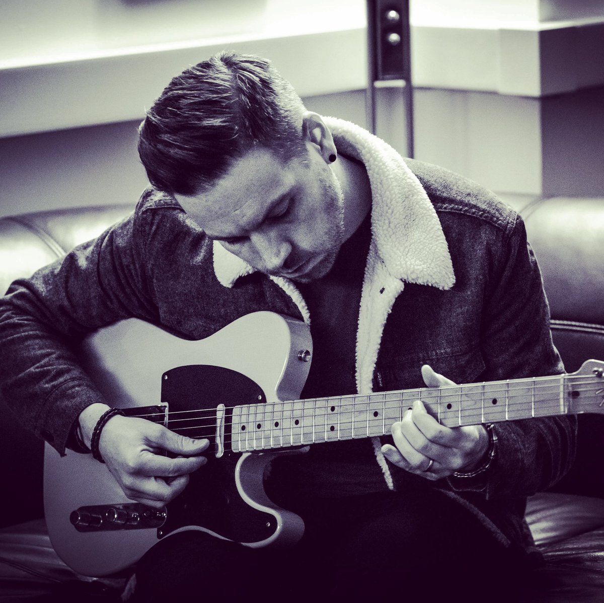 🔊 Announcement 🔊 Dropping Monday!! Bring.It.On!! 
@fender 
#announcement #newmusic #fendertelecaster #fendertele #tele #telecaster #telecasters #rocknroll #rockandroll #bluesrock #ledzeppelin #therollingstones #royalblood #foofighters #qotsa #bigstage2023