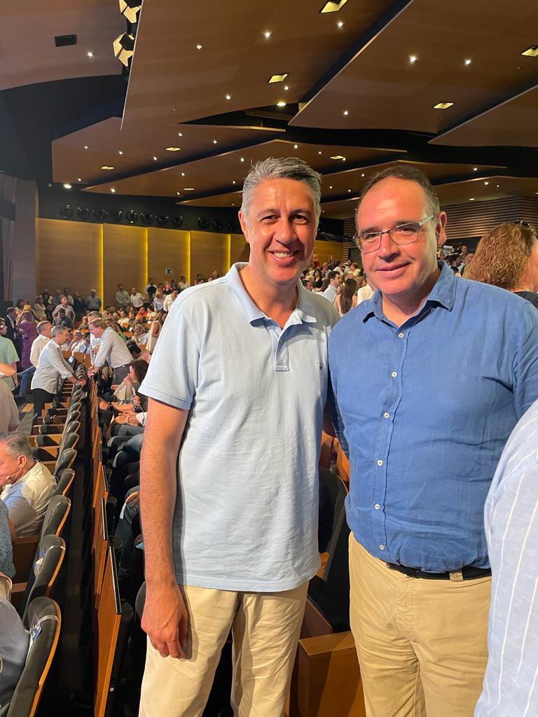 BenjamnPrieto's tweet photo. Alcaldes. Municipalismo. Fundamentales para @ppopular Un orgullo pertenecer a esta gran familia. Todos, junto a nuestro presidente @NunezFeijoo para cambiar Espa��a. 

@PopularesCuenca 

#EsElMomento #cuenca https://t.co/TzllSJ0uD4