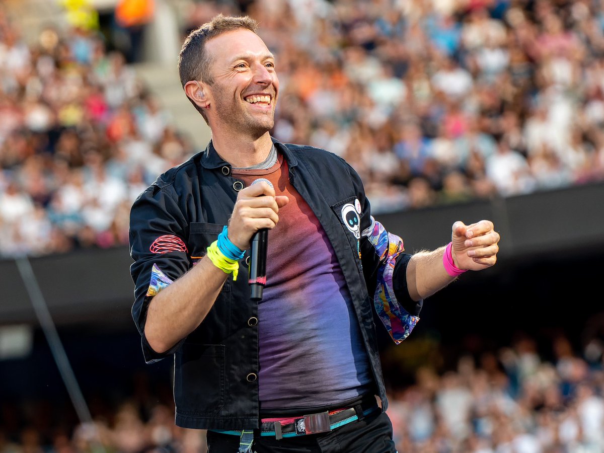 coldplay_m8's tweet photo. had to do this again… BUT LOOK AT HIM https://t.co/1Yaktrb29H