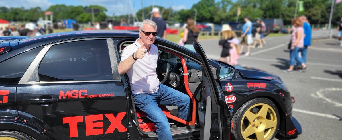 MsportXtra's tweet photo. #TheProjectD It was a special day for @TheProjectD_car as @SoperSteve paid a visit and had a chat with Ade about the project. Hope the students are happy with all the "extra" attention THEIR car is getting. #MsportXtra https://t.co/JxCbTw6OAL