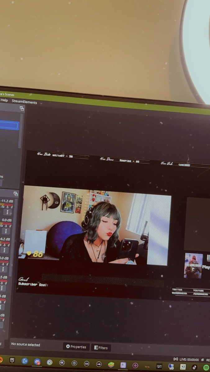 GamerMasika's tweet photo. About to stream #thelongdark on https://t.co/wP8g9VFGRo come say hi! #streamer #sundayfunday https://t.co/sfiNQROL21