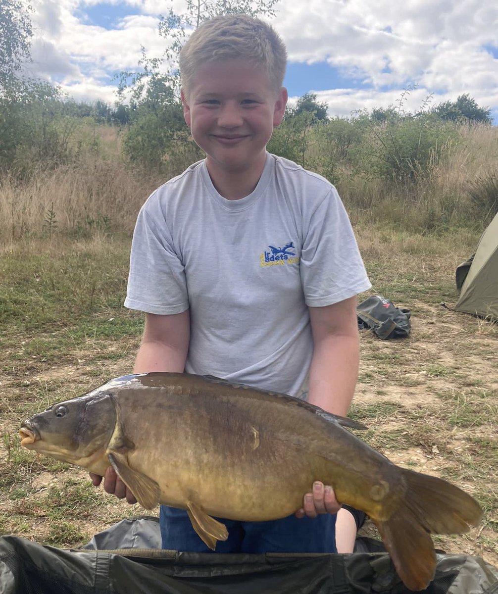 PittCharles's tweet photo. My 12 year old grandson Oliver, and his new PB a mirror of 21lb 8oz from Brakes Round Pit he also had a 7lb pike on a boilie https://t.co/CDq21uayQ4
