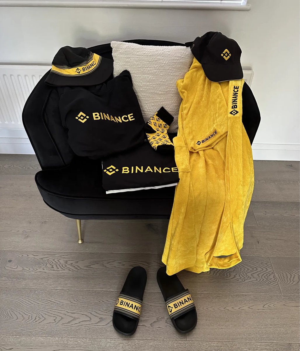 binance's tweet photo. Getting my work outfit ready for tomorrow. https://t.co/FFlMaG0L1V