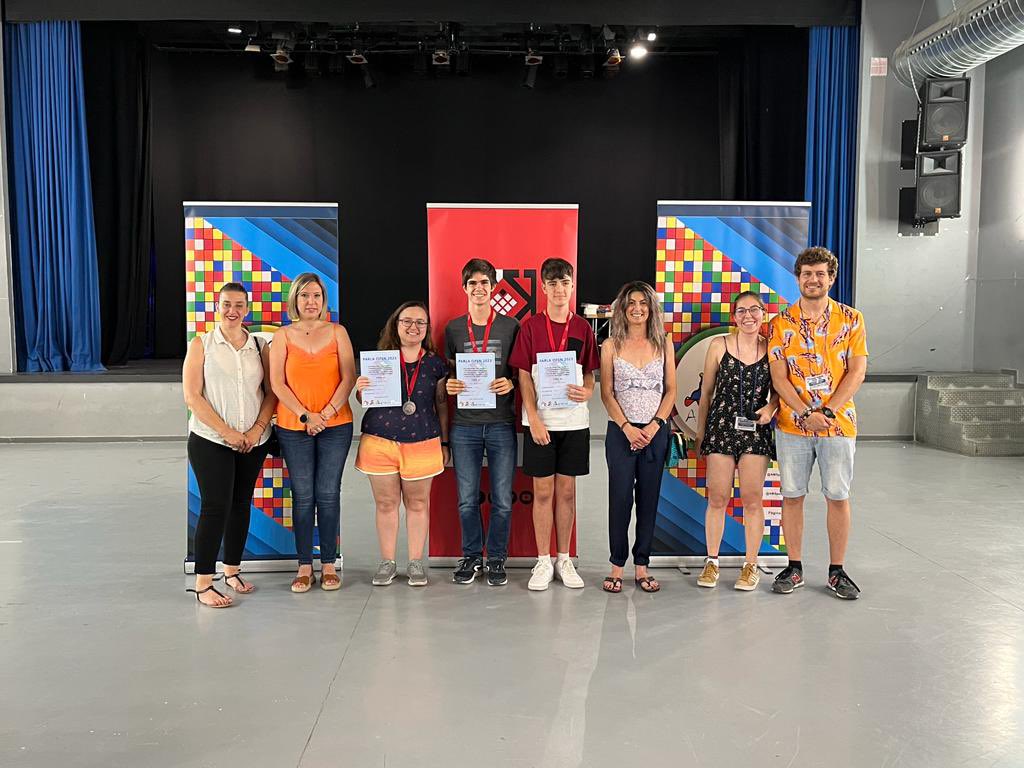 PSOEdeParla's tweet photo. También hemos estado acompañando a los participantes y entregando premios.
🏆 Campeonato de Madrid de Triatlón Súper Sprint
🏅 Campeonato speedcubing

#DefiendeParla 🌹 https://t.co/ms6c9Q5e2O