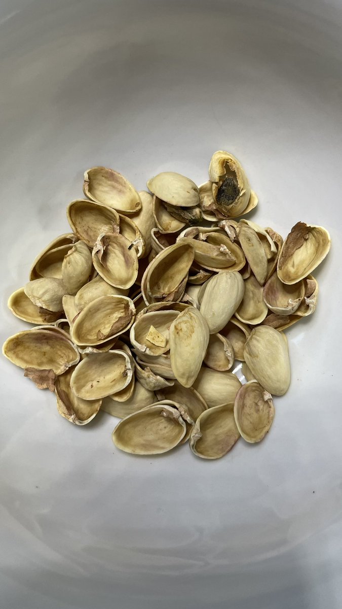 Almost equal amounts of what I ate in the bowl and the empty shells that came out of the package. looks like half of the package is full of empty shells. 🤦🏻‍♀️ #tescoproducts #tesco <a href="/Tesco/">Tesco</a>