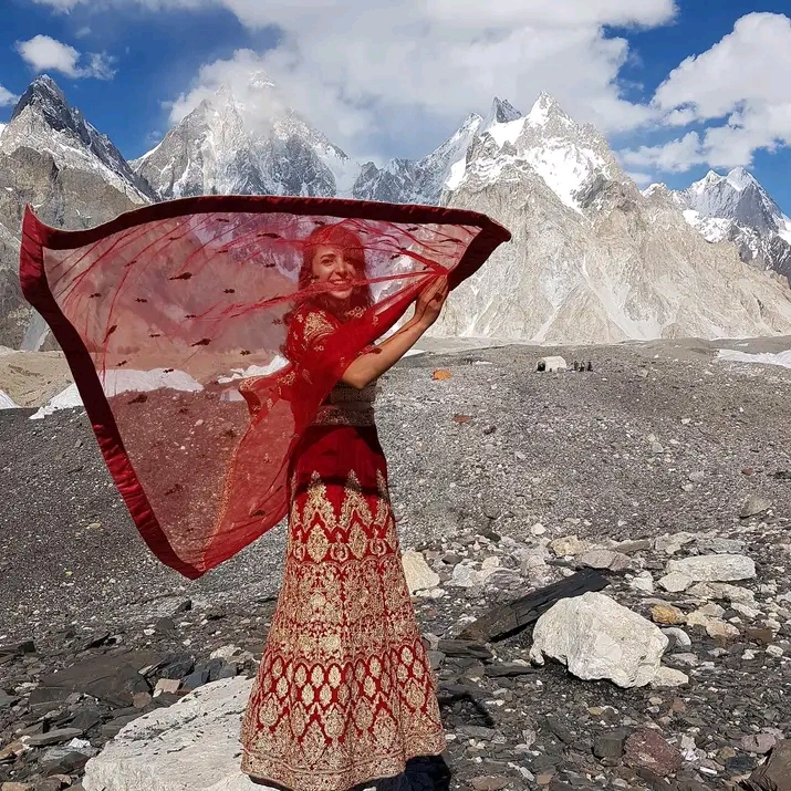 SkarduExpd's tweet photo. ποΈ Exciting news! Naila Kiani, the first Pakistani woman to summit Nanga Parbat! π΅π°πͺ Shattering barriers and inspiring women worldwide. Let's pray for her safe descent. #NailaKiani #WomenEmpowerment #NangaParbat #Inspiration #SafeDescent πβ°οΈ https://t.co/fpbUJo0wFH