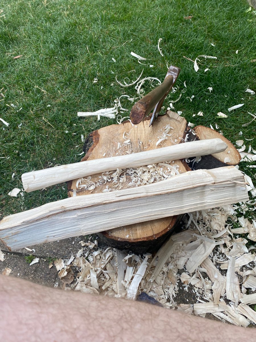 LinkBull2's tweet image. Whittled a new Hatchet handle. First time doing this an I think it looks pretty good. Fire maple, started with a log just like the picture.