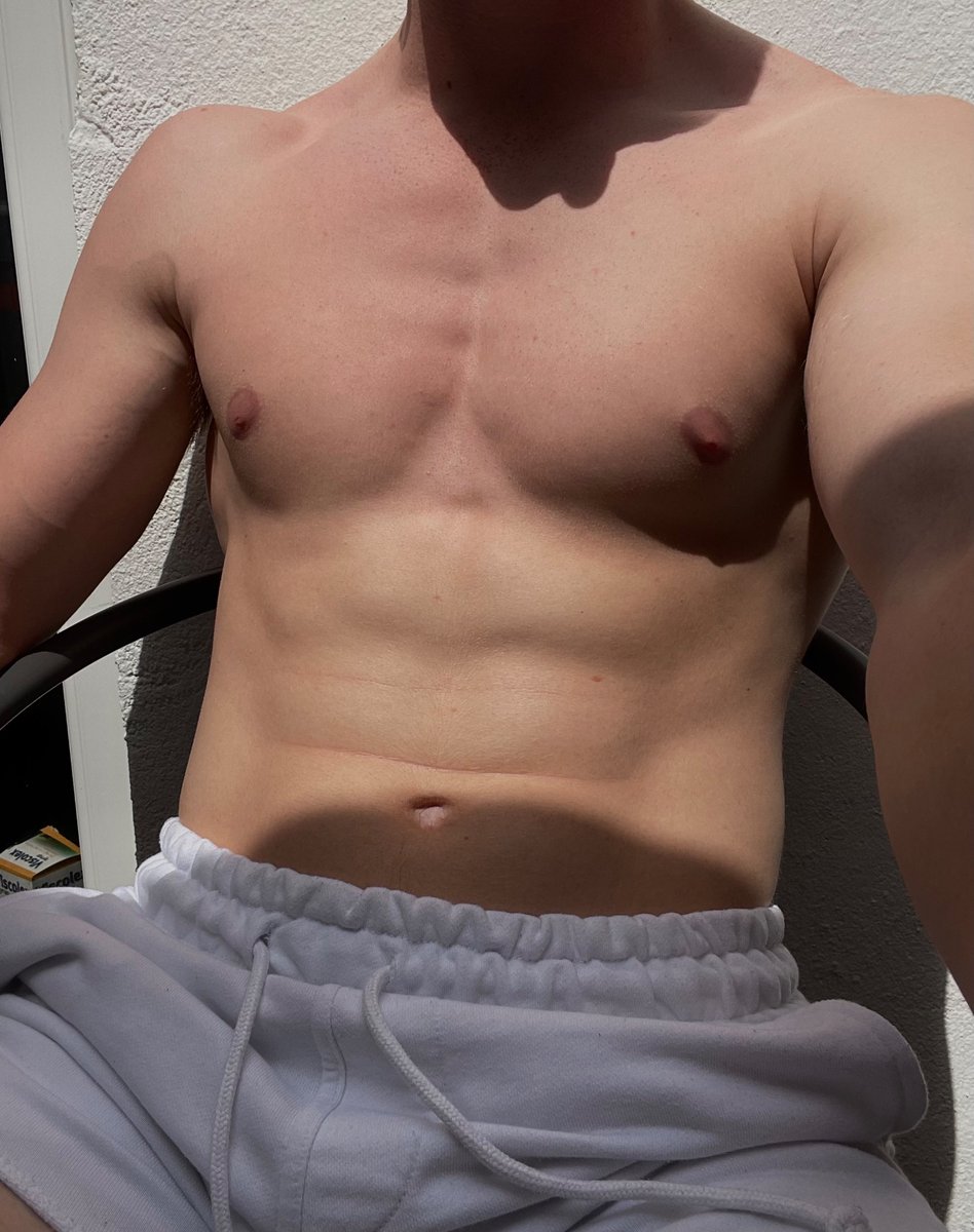 RedDaddyOF's tweet photo. New pinned
🖤 Not new to nsfw twt 
✮23
✮He/him
✮Straight
✮6’0”
✮Hard/soft kinks
✮Love the gym
♡ and rt for moots
Want to make friends here! DM’s open
#nsfwtw #nsfwtwt #nsfwtwtًً  #nsfw_twt https://t.co/5upbQJ0fOw