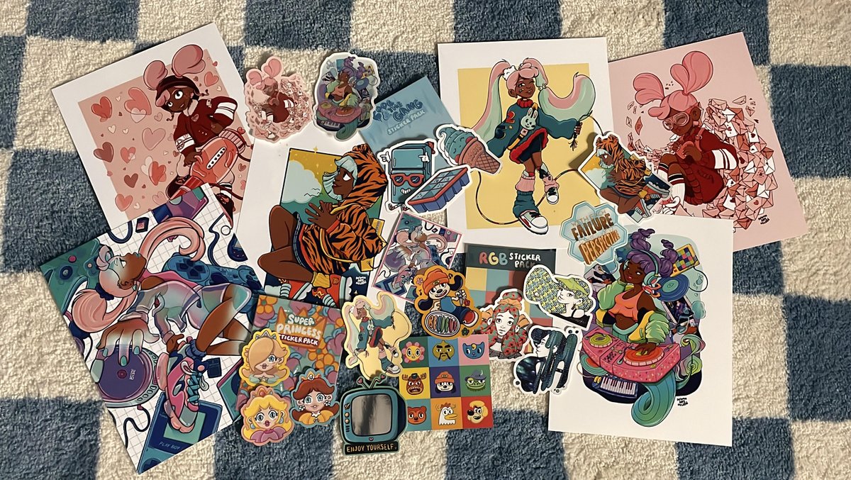 Facing my fears and announcing my shop opening! I silently opened it last Friday because I wanted to make sure everything was working properly. But here were are! I look forward to adding more and growing overtime. #AchievementUnlocked 💙✨ 

Shop here: etsy.com/shop/autumnsay…