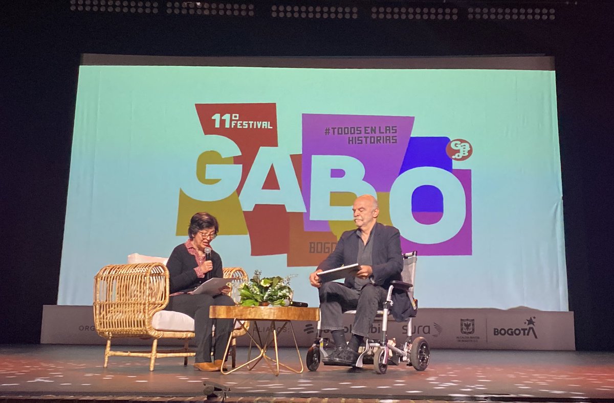 Estamos en el <a href="/FestivalGabo/">Festival Gabo</a> celebrando al gran cronista argentino <a href="/martin_caparros/">Martín Caparrós</a>, entrevistado por nuestra directora <a href="/mtronderos/">Maria Ronderos</a>. 

Sigan la conversación en vivo en 👉 youtube.com/live/VjJBgwLxy…