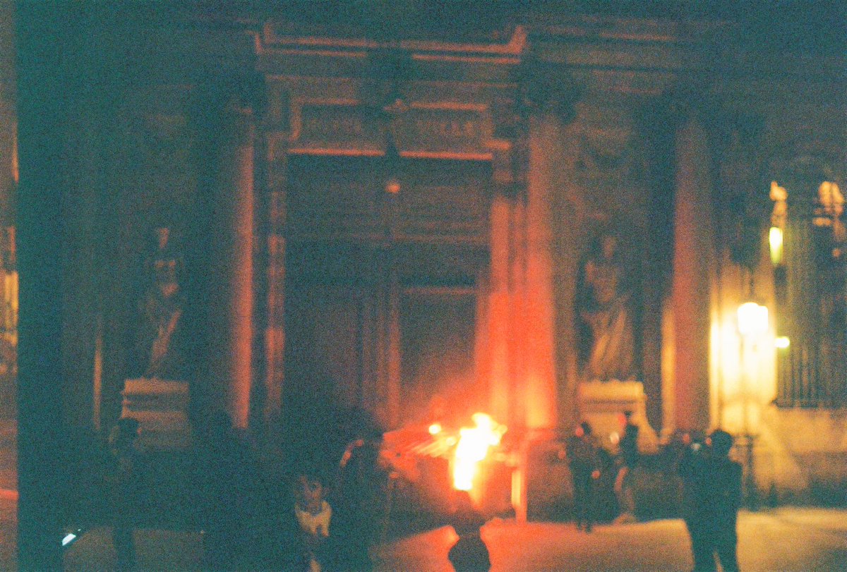 azusprod's tweet photo. •Argentique•

#bordeaux #manif #fire #argentique #50mm #retraite https://t.co/H4ppfMEQgk