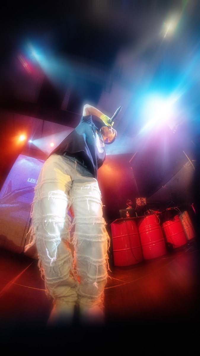 emrazwav's tweet image. j’ai fait le premier concert de ma vie y’a quelques jours 💙

merci à toutes les personnes qui l’ont rendu possible 🤞🏼

📸 @nathancontet (1) / @/mael_chery (3)