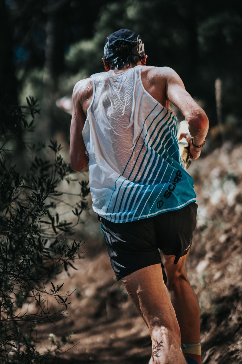 ⛰️🌟¿Qué te motiva para salir a correr los días que menos te apetece? . . 📸 @chris_alonso_urrea . . ⛰️🌟 What motivates you to go for a run on the days you least want? . . . #Calamorro #CalamorroSkyRace #SkyRunning #SkyRunningWorldSeries #skyrunnerworldseries #skyrace #running