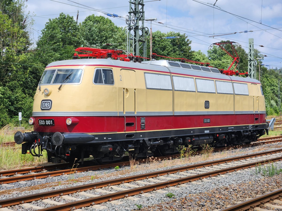 CargoPhilipp's tweet photo. Mit der Blondine möchte man doch gleich eine Spritztour unternehmen... #VivatViadukt https://t.co/7xxlbqfSBq