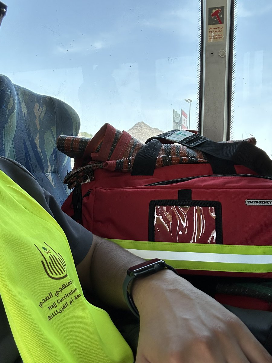 sultanhemaidah's tweet photo. تجربة و فرصة فاقت التوقعات، كانت امانة عندي اكثر من انها مجرد عمل، اتمنى ولو بشي بسيط قدرت انجّح هذا البرنامج الرهيب، الله يكتبلنا الاجر يارب وشكرا لكل اللي ساعدنا بكل شي❤️.
#برنامج_الحج_المنهجي_بكلية_الطب 
#لبينا_وفي_خدمة_الحاج_سعينا #المسار_الميداني https://t.co/MzR9Laj8Ml