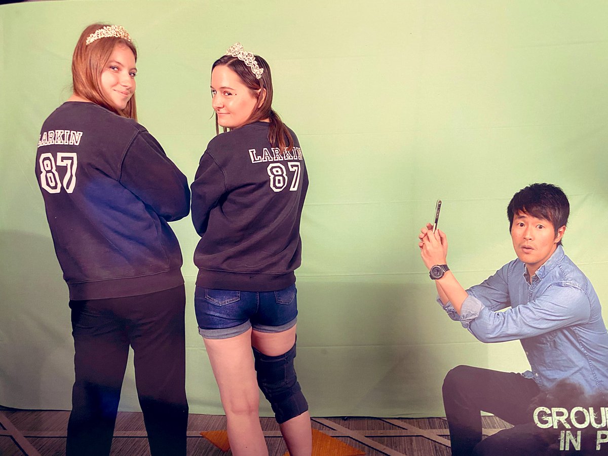 rainbowaIker's tweet photo. Justine and I met on Twitter thanks to Chris because we loved him and supported him a lot. We met for the first time in 2018 and it was also that year that we made our first Larkin Squad picture with Chris. 

Here we are 5 years later reunited with Chris. Larkin Squad Forever 🫶🏻 https://t.co/7W3eFxdAIY