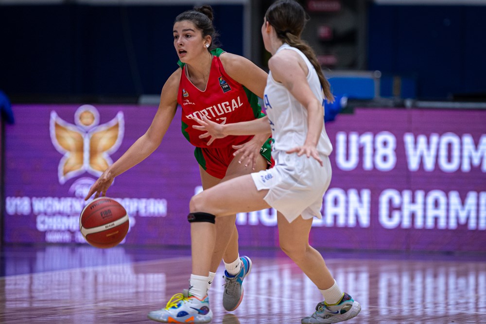 fpbasquetebol's tweet photo. 🏀 Itália 🇮🇹 59-75 🇵🇹 Portugal
🏆 Campeonato da Europa (Div. A) sub18 femininos 
📍 Konya Sports Complex II
⭐️ Clara Silva (25pts, 6/11 2P, 13/14 LL, 11res, 4ast, 2dl)
📊 https://t.co/3sHeIRhIdh

#SomosBasquetebol #U18 https://t.co/Cjz7AE4gge