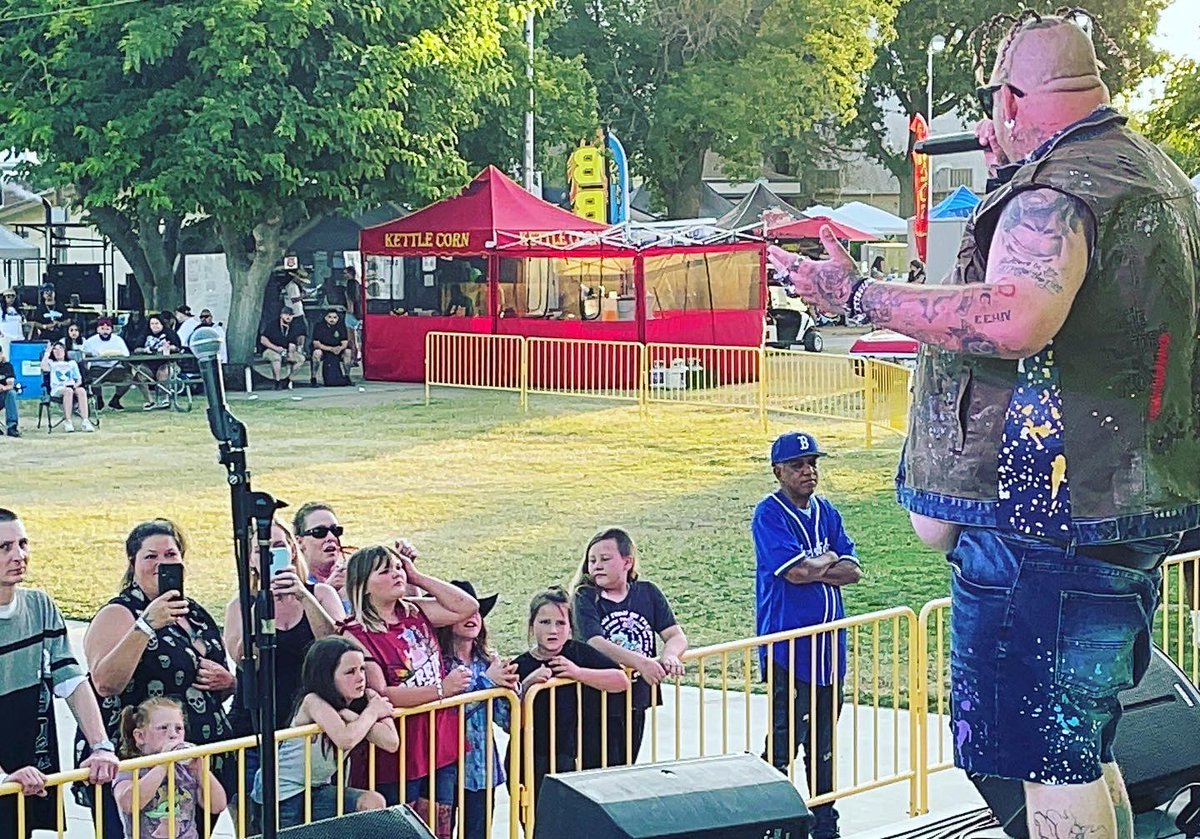 DerrikBliss's tweet photo. Having fun doing what I do best!! https://t.co/FnFVGyGnD0