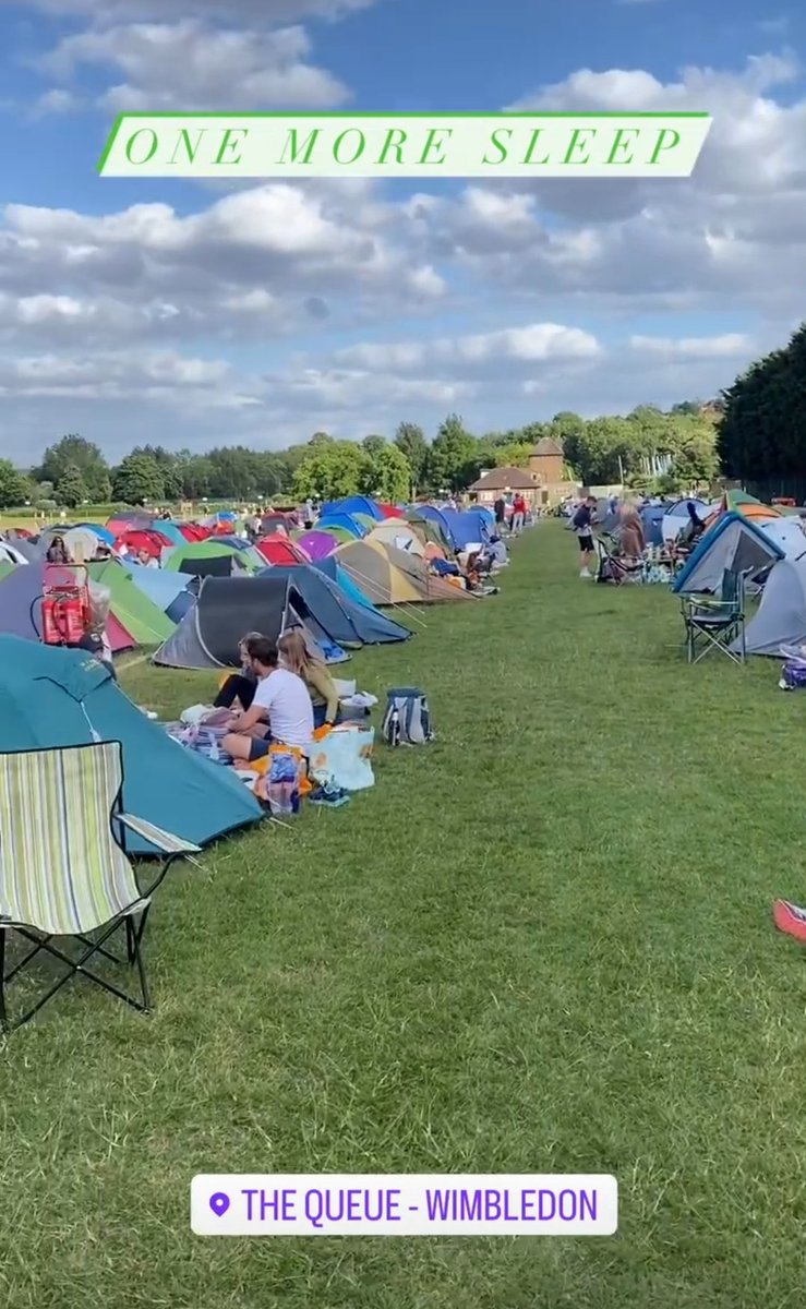 Susana_Olll's tweet image. I know it&apos;s tradition, but can someone explain it to me? Why?? Does it make sense? 
#Thequeue