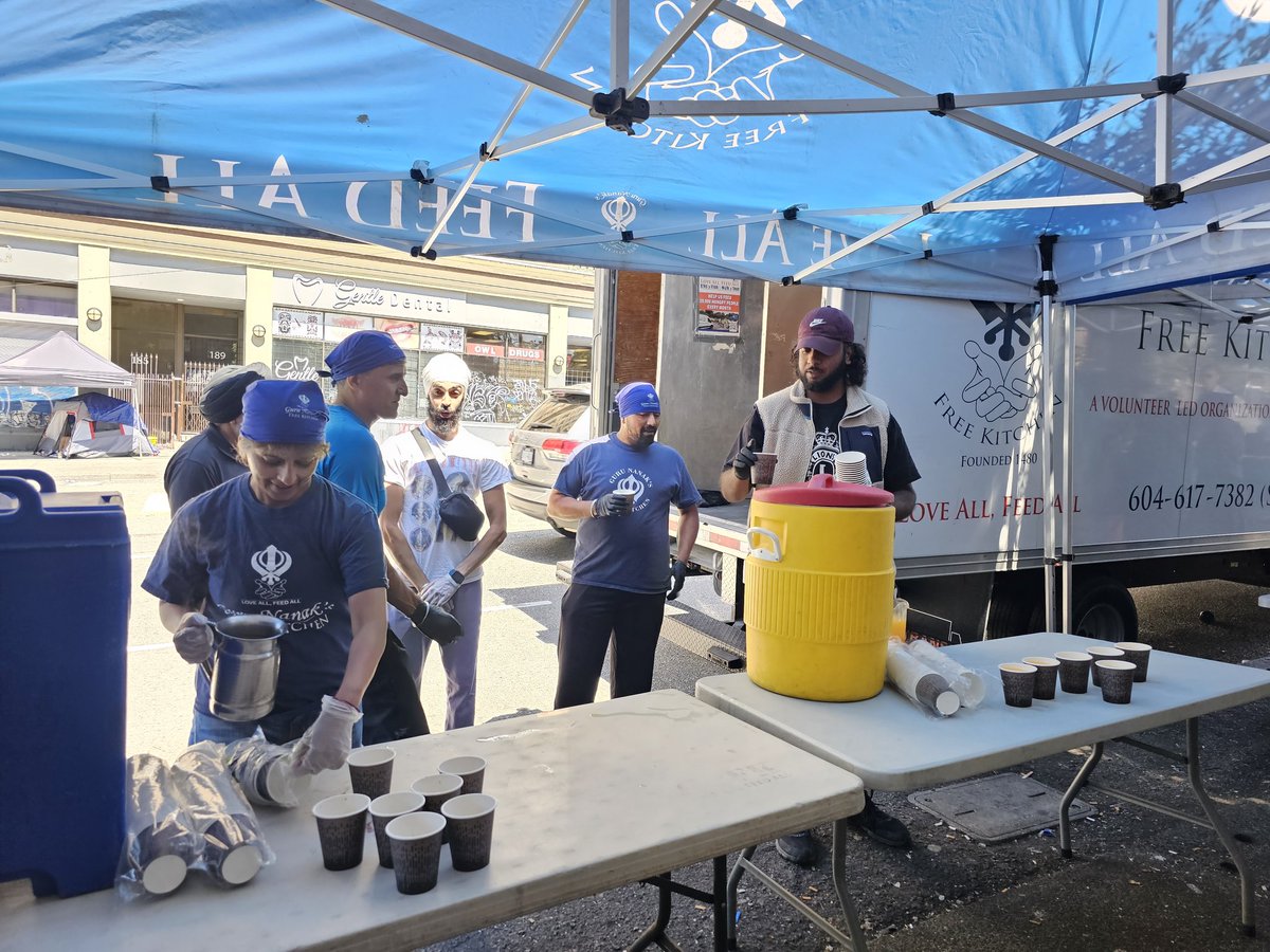 Crazy Indians, Friends of Hastings and Guru Nanak taking care of folks in the DTES this long weekend. #vanpoli