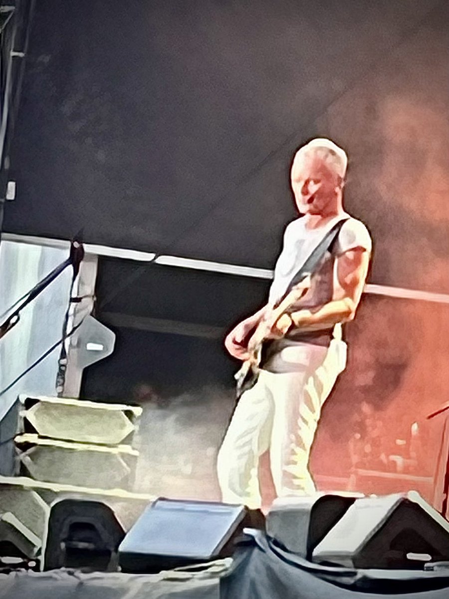 Sue_Charles's tweet photo. ‘Shwmae, Caerdydd’… superb Sting set at Cardiff Castle!

Twenty minutes in - we’ve had ‘Message in a Bottle’, ‘Englishman in New York’, ‘Every Little Thing She Does Is Magic’ and ‘If You Love Somebody Set Them Free’.

Complete crowdpleasers!
#Sting @DepotCardiff https://t.co/IQAJ1MQdNF