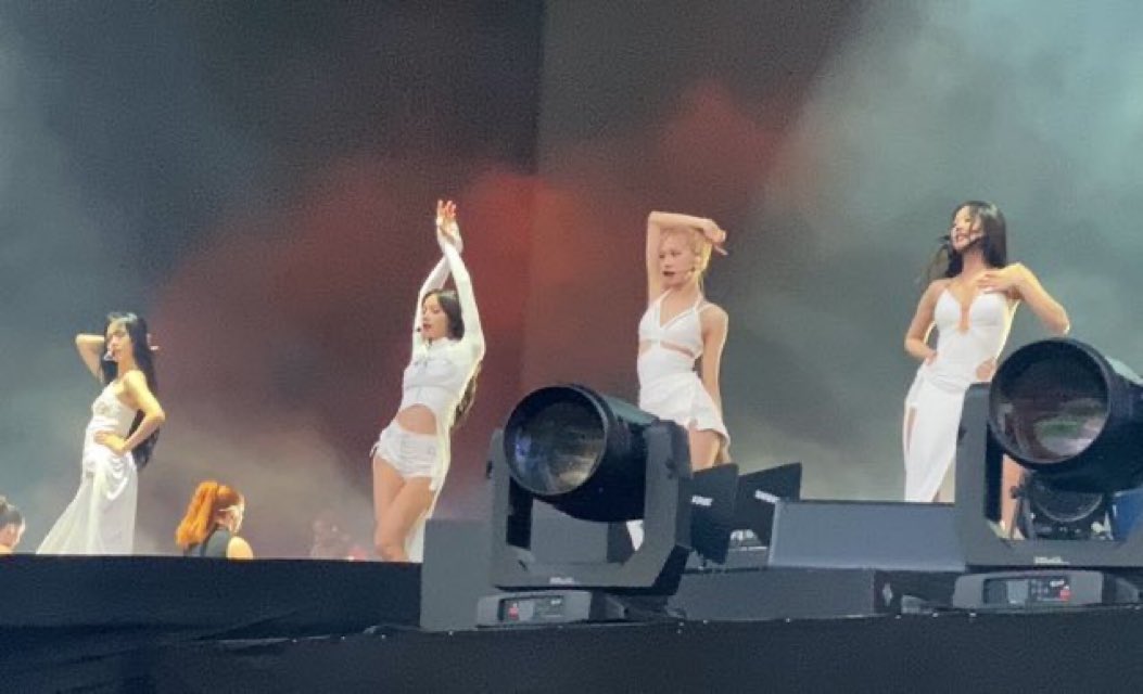 QUEENSSS 

#BLACKPINKxBSTHydePark