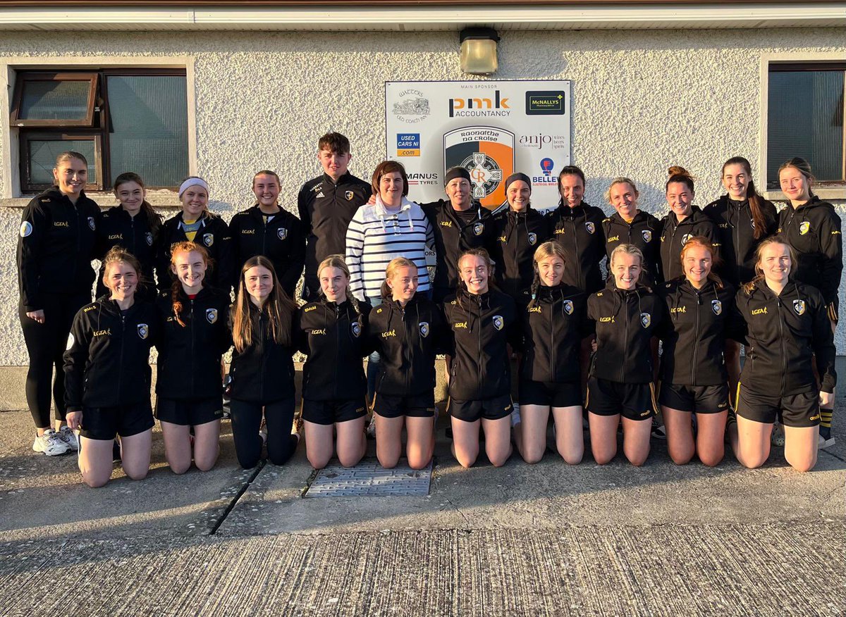 ‼️New Sponsor‼️ 🖤🧡Our new sponsor, Mary Deery, A Few Scoops & Valu Land has sponsored our Senior LGFA team prematch hoodies. ⭐️⭐️Mary and Conor presented them to the team this evening. Thank you Mary for all your support.👏 #crossmaglenrangers #lgfa #armaghlgfa #afewscoops