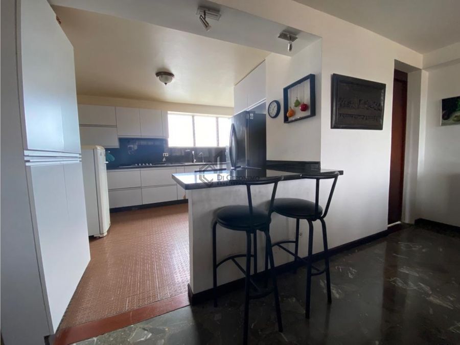 DiGeronimoRE's tweet photo. Este apartamento en venta está muy cerca del Centro Comercial La Pirámide de Prados del Este en #Baruta.
Muy convenientemente acaban de inaugurar ahí un nuevo local de @Forumsm_ve.
Es una excelente opción para que tu familia viva en el sureste de #Caracas.
https://t.co/Hx3nRAxhPX https://t.co/Z1B6IBFHJ1